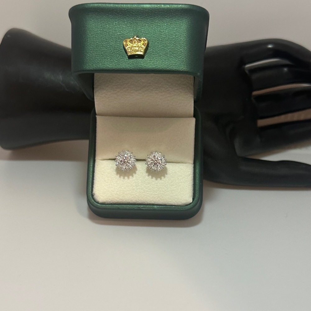 Stunning 9k Diamond Halo Earrings